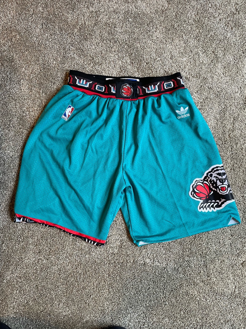 Vintage Adidas Teal Memphis Grizzlies Basketball Shorts Size Large